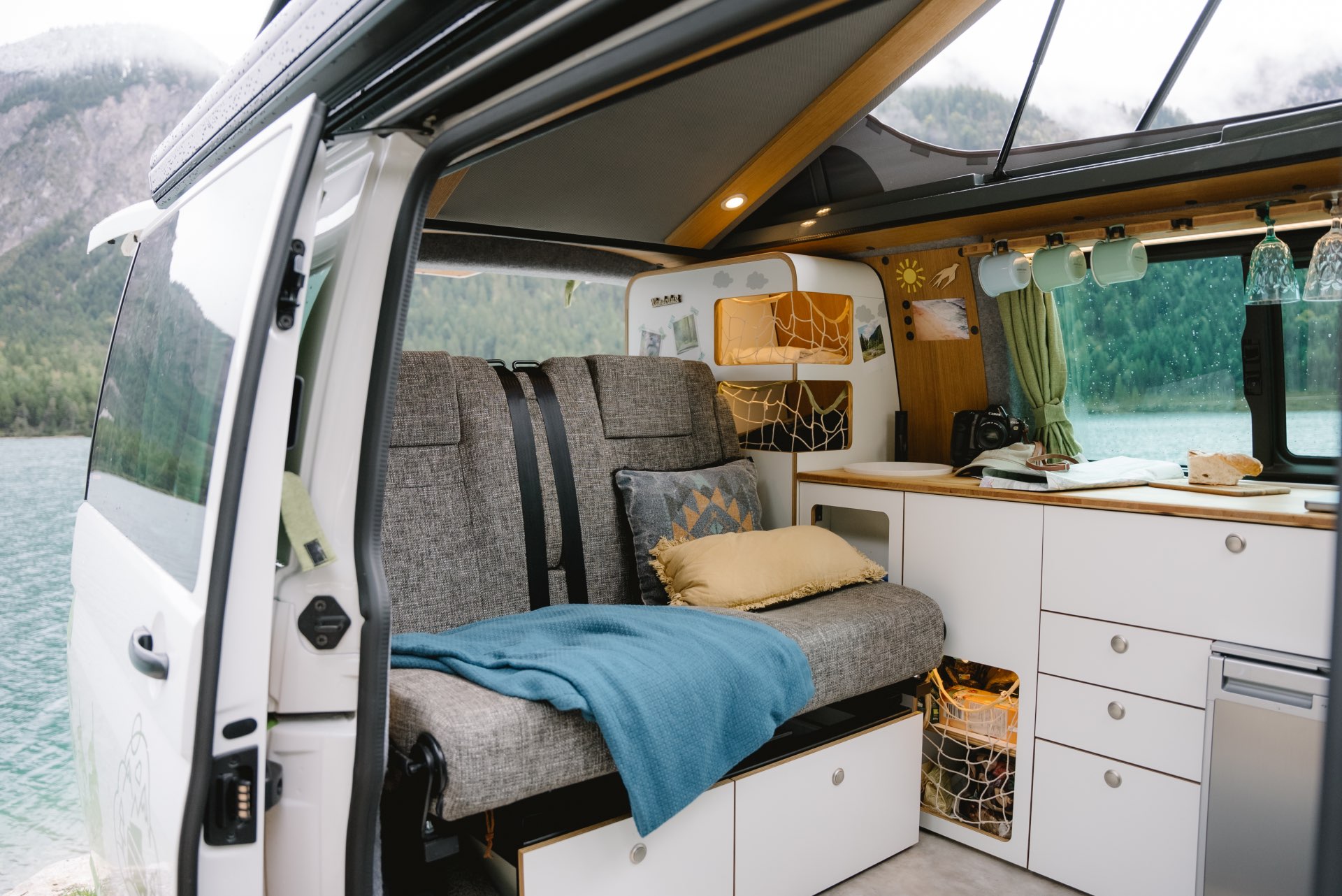 Stylischer VW Bus Ausbau