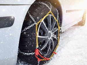 Schneekette auf Vorderrad