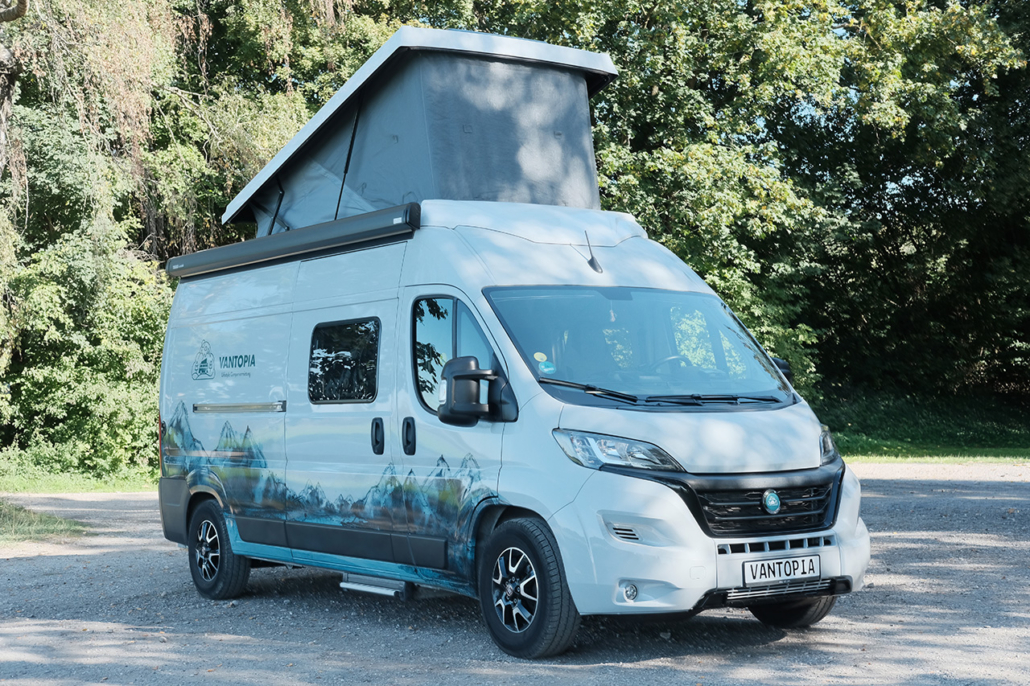 VANTOPIA Traveler Klassik: KNAUS BoxLife Pro 600 Street 60 Years | Aufstelldach | Solar | 4 Schlafplätze