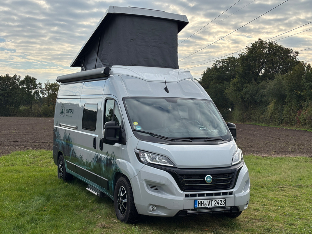 VANTOPIA Traveler Klassik: KNAUS BoxLife Pro 600 Street 60 Years | Aufstelldach | 4 Schlafplätze | Markise