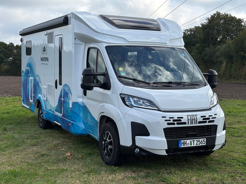 VANTOPIA Cruiser: Sunlight T68 Adventure | 5 Sitze | Längsbetten + Hubbett | 3,5 t